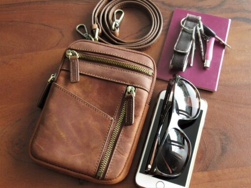 Unleash Your Style The Ultimate Leather Phone Bag for Festivals and Beyond - Image 2