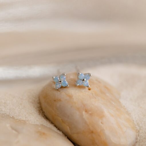 Captivating Ivy Flower Stud Earrings Minimalist Elegance for Everyday Glamour - Image 5