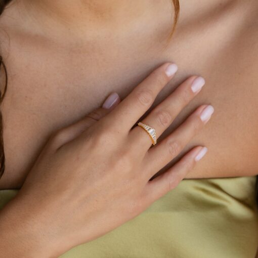 Art Deco Diamond Ring Vintage Elegance for the Modern Bride - Image 6