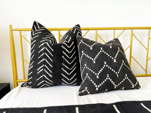 Authentic Black Mudcloth Pillow Cover with Arrow | Organic Handmade Cotton Pillow | African Decor | Real Mudcloth | PLACENCIA - Image 3