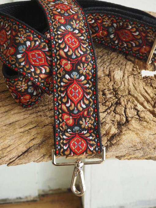 Vintage-Inspired Crossbody Guitar Bag A Symphony of Style and Functionality - Image 2