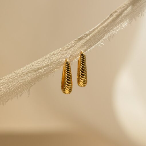 Ribbed Hoop Earrings Bold Geometric Statement Jewelry for a Chic Look - Image 4