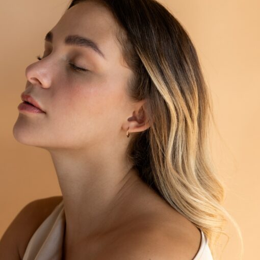 Caitlyn Minimalist Hoop Earrings Everyday Elegance for Every Occasion - Image 3