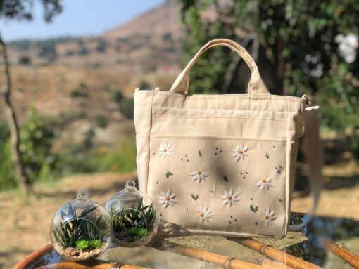 Embroidered Daisy Delight Handcrafted Canvas Tote for Summer Vibes - Image 2