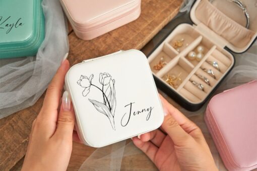 Personalized Birth Flower Jewelry Travel Box A Cherished Keepsake for Bridesmaids and Loved Ones - Image 2