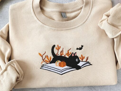 Bewitching Black Cat Embroidered Sweatshirt Spooky and Cozy for Fall - Image 4