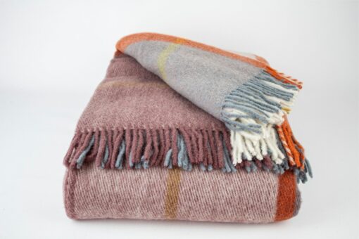 Luxurious 78.5"x86.5" Green/Purple Tartan Plaid Wool Blanket Ultimate Warmth and Style - Image 2