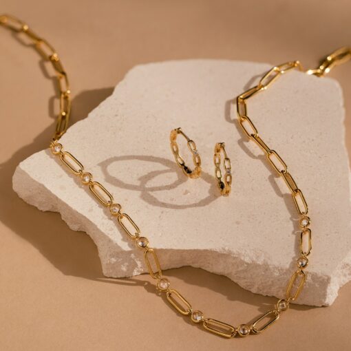 Caitlyn Minimalist Link Hoop Earrings Timeless Elegance for Everyday Glamour - Image 5