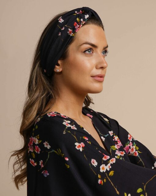 Limited-Edition Floral Kimono Coco Cherry Blossom Robe for Tranquil Moments - Image 4