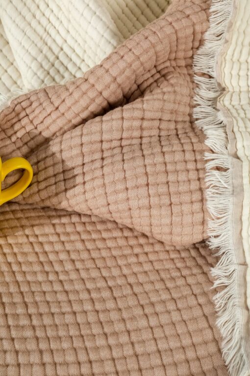 Organic Muslin Gauze Comforter 5-Layer King Size Blanket for Ultimate Comfort and Breathability - Image 4
