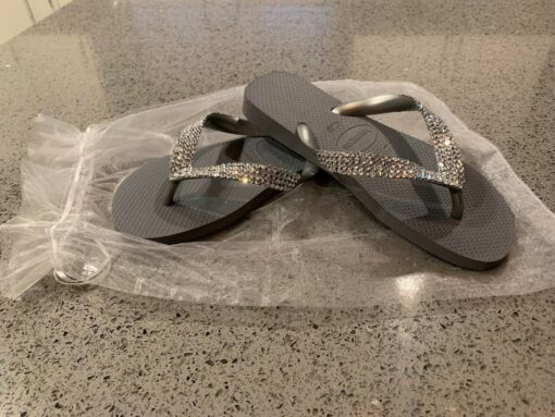 Crystal-Embellished Havaianas Elevate Your Summer Style - Image 4