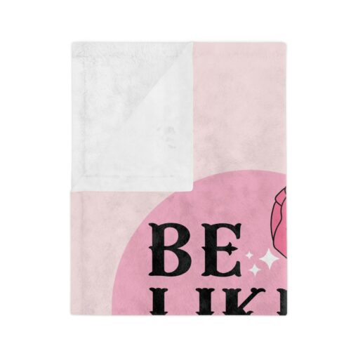 Cozy Up with Dolly The Ultimate Minky Blanket for True Fans - Image 5