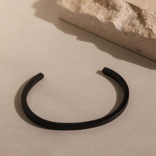 Caitlyn Minimalist Men's Black Bangle Bracelet The Epitome of Masculine Elegance - Image 6