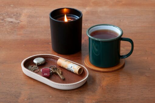 Modern Leather Catchall A Vibrant Valet Tray for Your Essentials - Image 4