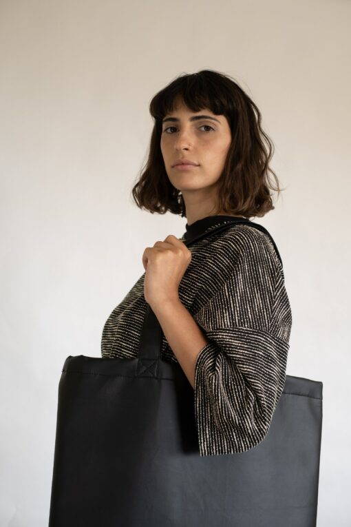 Captivating Black Vegan Leather Bag Ethical Style Meets Timeless Elegance - Image 5