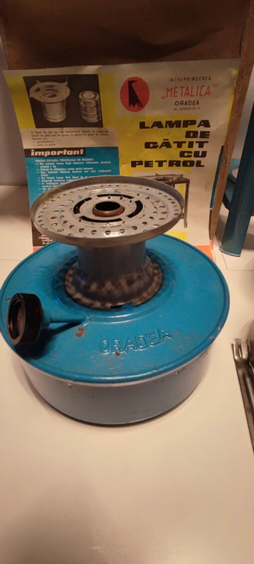 Vintage Kerosene Stove A Rare and Nostalgic Outdoor Companion - Image 5