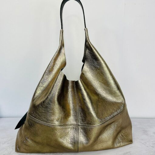 Spacious and Stylish The Ultimate Leather Hobo Shoulder Bag with Secure Zip Pocket - Image 3