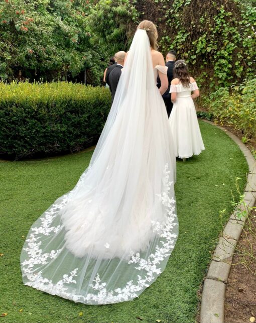 Exquisite Floral Lace Cathedral Bridal Veil Elevate Your Bridal Look with Grace and Elegance - Image 2