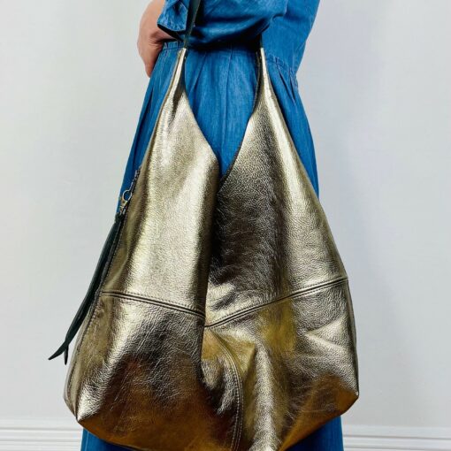Spacious and Stylish The Ultimate Leather Hobo Shoulder Bag with Secure Zip Pocket - Image 5
