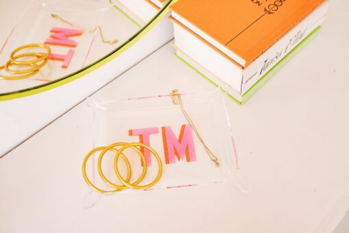 Crystal-Clear Acrylic Tray Elevate Your Home Decor with Modern Elegance - Image 3