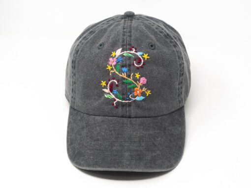Embroidered Alphabet Letter Baseball Cap Personalized Floral Design for a Unique Gift - Image 3