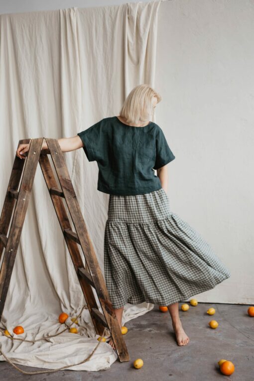 VAKARE Elegant Long Linen Skirt in Green Gingham for Women - Image 3