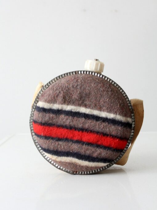 Vintage Saddle Blanket Canteen A Timeless Companion for Your Adventures - Image 5