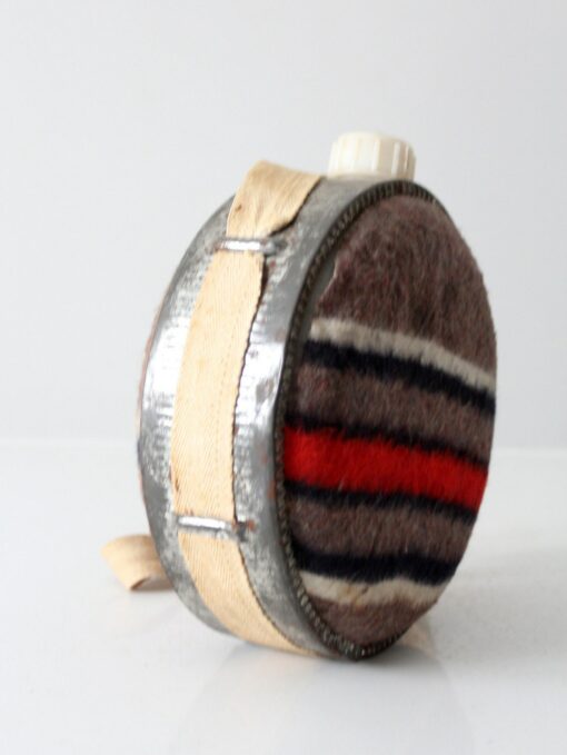 Vintage Saddle Blanket Canteen A Timeless Companion for Your Adventures - Image 6