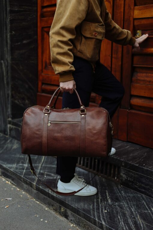 Premium Leather Travel Companion Your Ultimate Weekender and Gym Buddy - Image 4