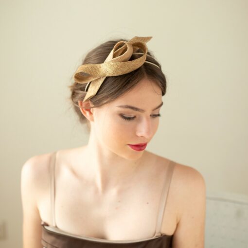 Gilded Grace Minimalist Gold Fascinator for Bridal Elegance - Image 2