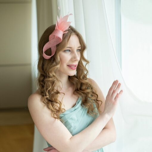 Exquisite Feather Fascinator Adorn Your Bridal Ensemble with Grace and Elegance - Image 4
