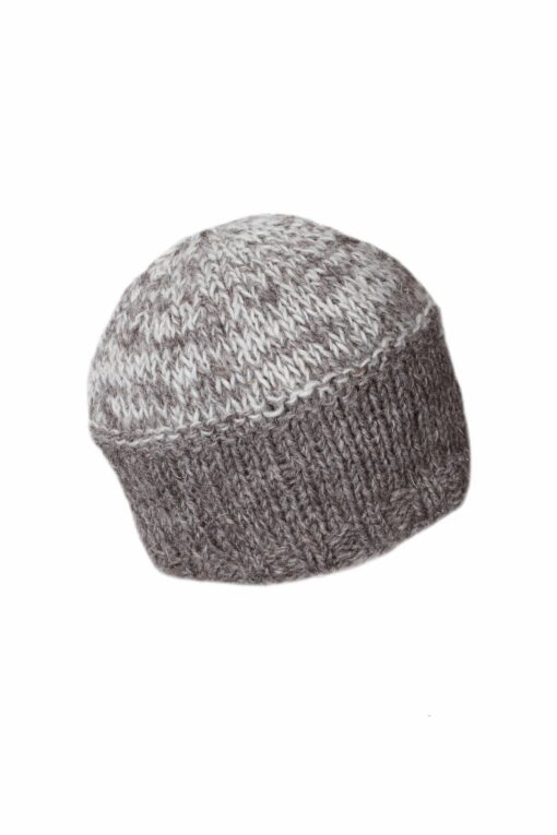 Cozy and Stylish Men's Hand-Knitted Salt and Pepper Beanie for Winter Warmth - Image 2