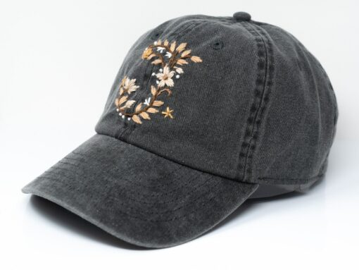 Embroidered Alphabet Letter Baseball Cap Personalized Floral Design for a Unique Gift - Image 2