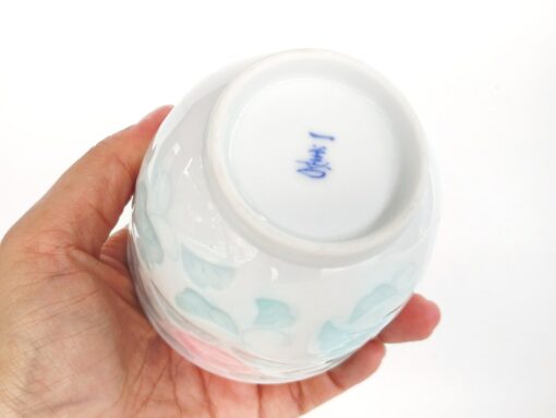 Exquisite Kutani Tea Cup 7.4oz Porcelain Masterpiece with Lid, Adorned with Roses and Leaf Motif - Image 5