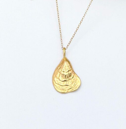 Captivating Gold Oyster Necklace Embrace the Enchanting Ocean's Embrace - Image 3