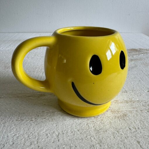 Start Your Day with a Smile The McCoy Smiley Face Mug for Cheerful Mornings - Image 2