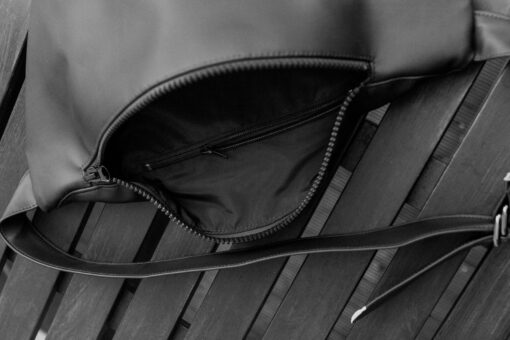 Versatile Vegan Leather Bum Bag Your Eco-Friendly Companion for Hands-Free Adventures - Image 5