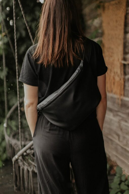 Versatile Vegan Leather Bum Bag Your Eco-Friendly Companion for Hands-Free Adventures - Image 6