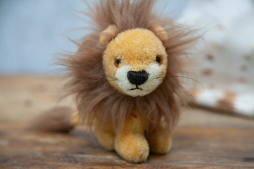 Vintage Steiff Lion Cub A Timeless Treasure with Classic Charm - Image 2