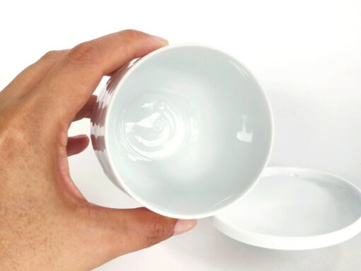 Exquisite Kutani Tea Cup 7.4oz Porcelain Masterpiece with Lid, Adorned with Roses and Leaf Motif - Image 6