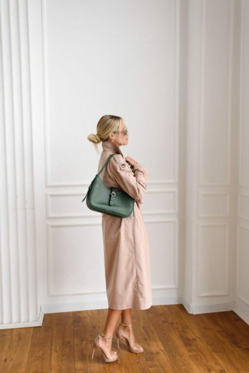 Exquisite Emerald Leather Shoulder Bag A Timeless Accessory for the Modern Woman - Image 6