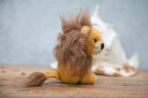Vintage Steiff Lion Cub A Timeless Treasure with Classic Charm - Image 3