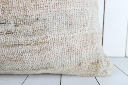 Handcrafted Ethnic Kilim Pillow Vibrant Turkish Home Decor for a Bohemian Touch - Image 3