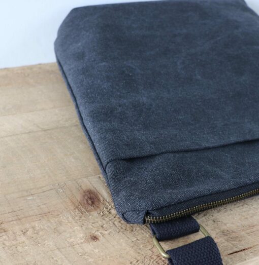 Spacious and Durable Crossbody Canvas Bag Your Perfect Companion for Everyday Adventures - Image 4