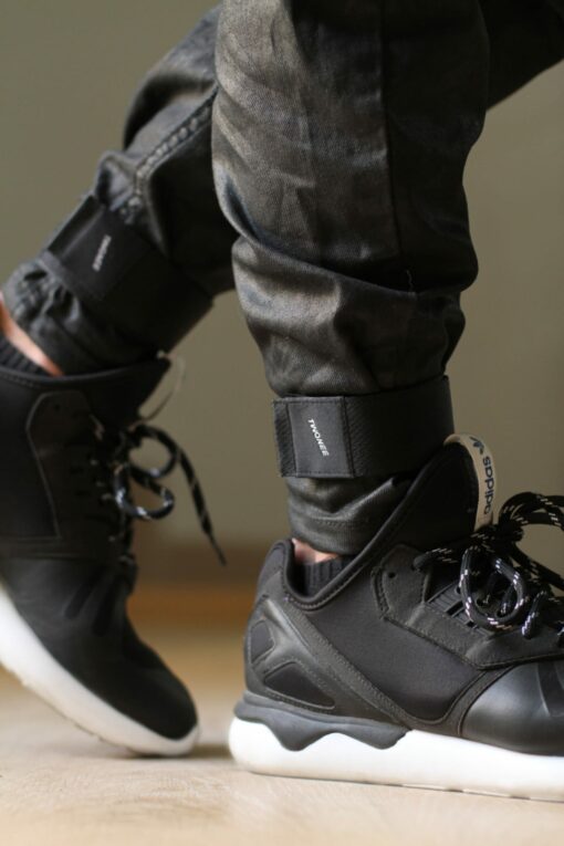 Reflective Ankle Strap Enhance Visibility and Safety for Cyclists - Image 3