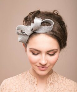 Silver Radiance Minimalist Fascinator for Bridal Elegance