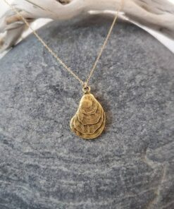 Captivating Gold Oyster Necklace Embrace the Enchanting Ocean's Embrace