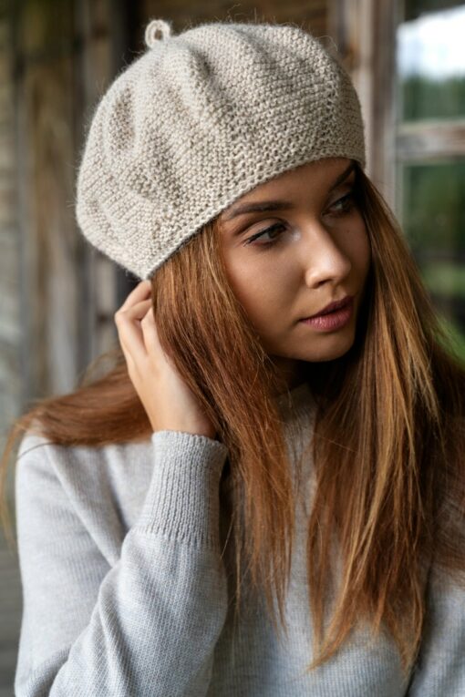 Cozy and Chic Handcrafted Alpaca Wool Beret for Women