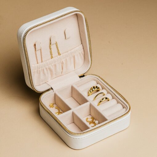 Caitlyn Minimalist Jewelry Travel Case Vegan Leather, Bridesmaid Gift, Gift for Her (RX001)