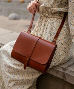Copper Leather Crossbody Bag The Perfect Accessory for Style and Convenience